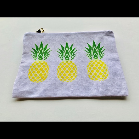 Brand new hand painted pineapple make up bag - Picture 2 of 3